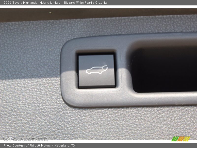 Blizzard White Pearl / Graphite 2021 Toyota Highlander Hybrid Limited