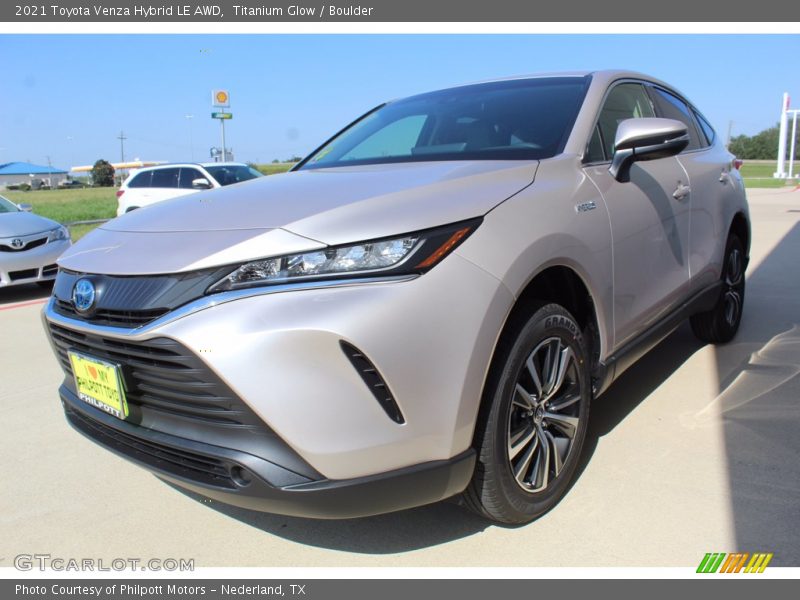 Front 3/4 View of 2021 Venza Hybrid LE AWD