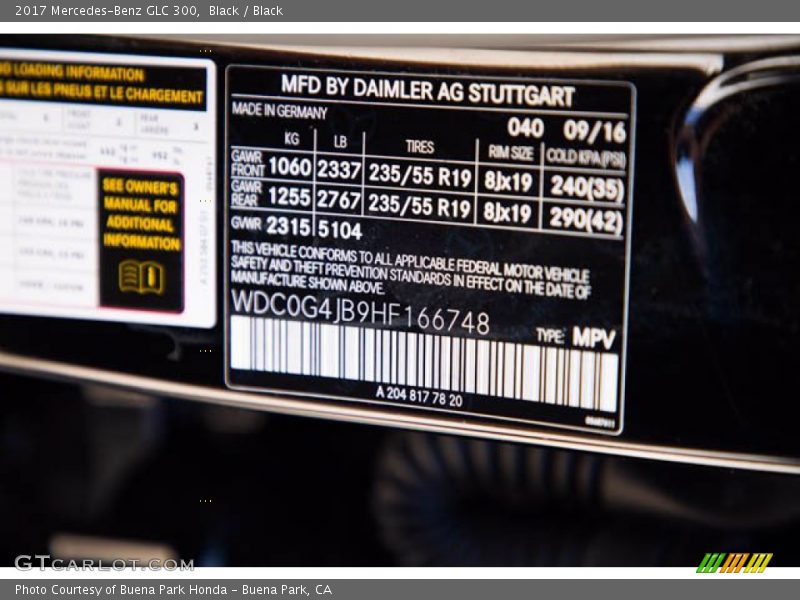 Black / Black 2017 Mercedes-Benz GLC 300