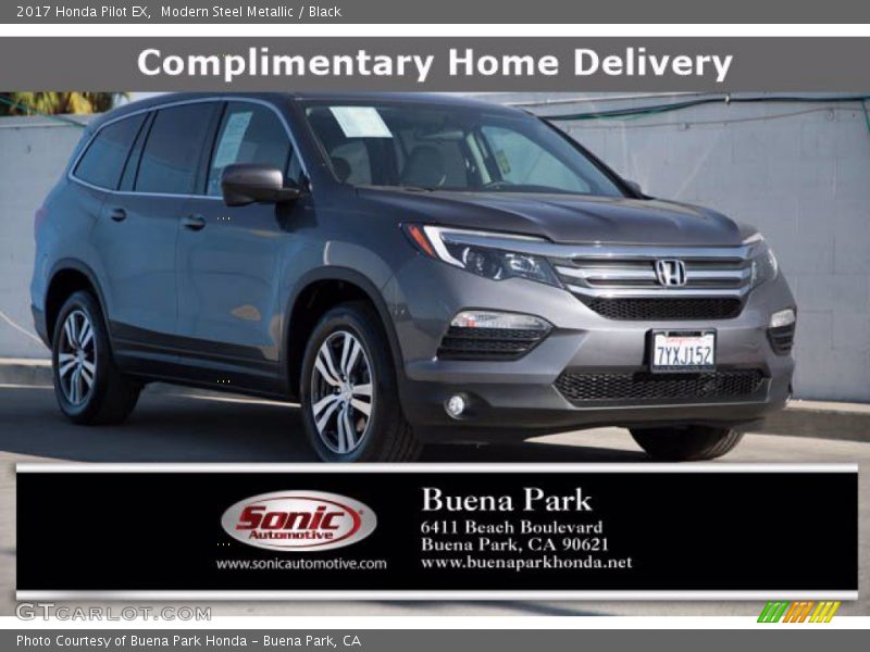 Modern Steel Metallic / Black 2017 Honda Pilot EX