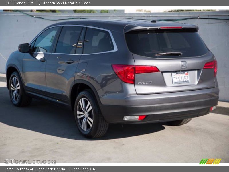 Modern Steel Metallic / Black 2017 Honda Pilot EX