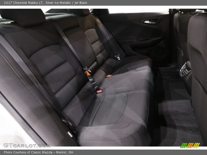 Silver Ice Metallic / Jet Black 2017 Chevrolet Malibu LT
