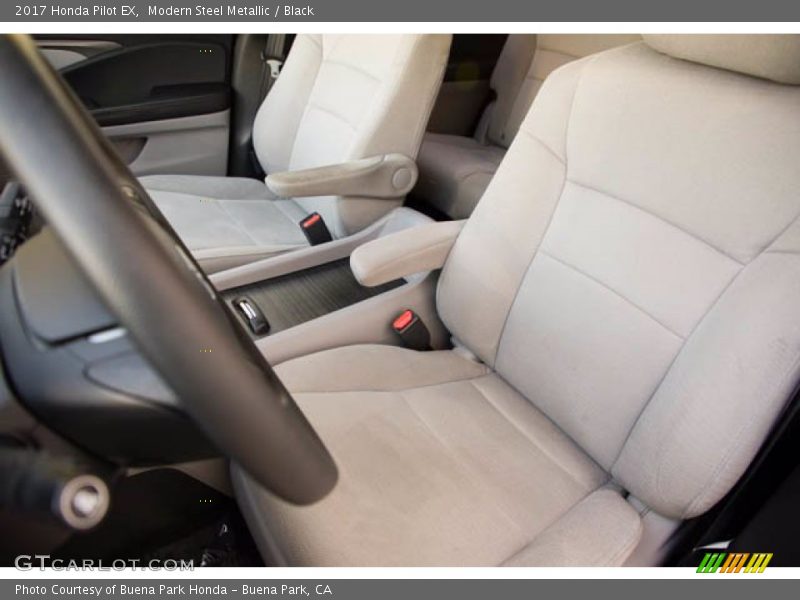 Modern Steel Metallic / Black 2017 Honda Pilot EX