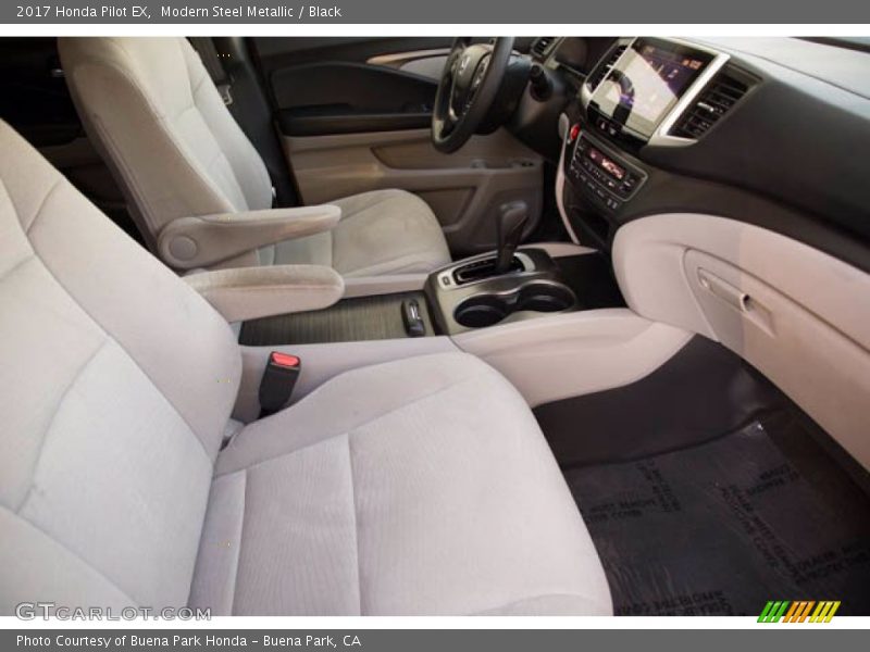 Modern Steel Metallic / Black 2017 Honda Pilot EX