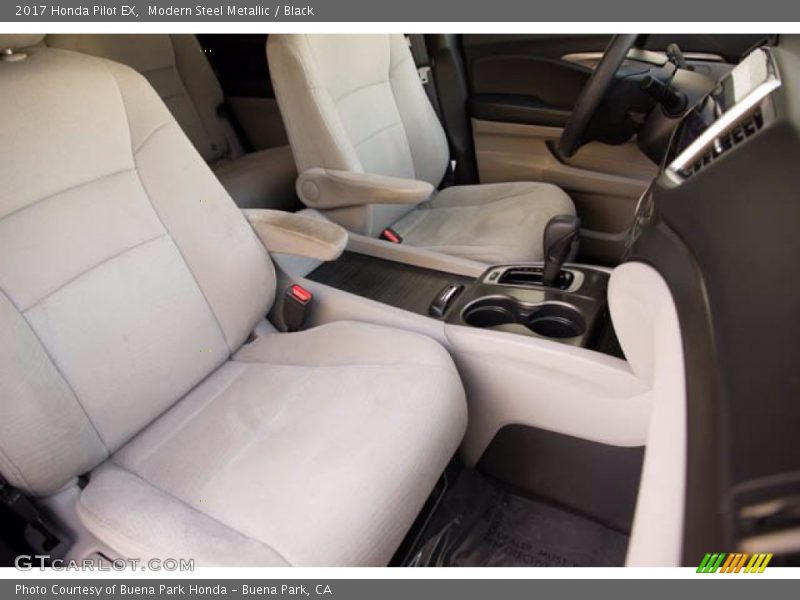 Modern Steel Metallic / Black 2017 Honda Pilot EX