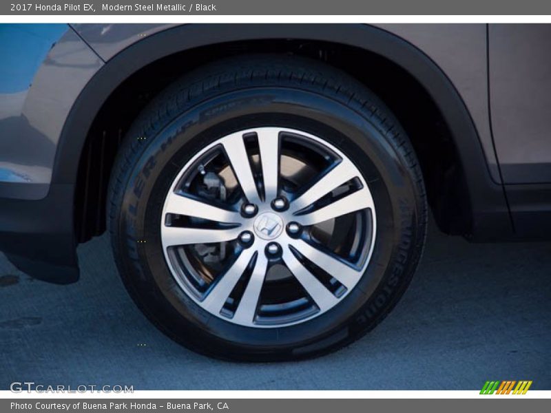 Modern Steel Metallic / Black 2017 Honda Pilot EX