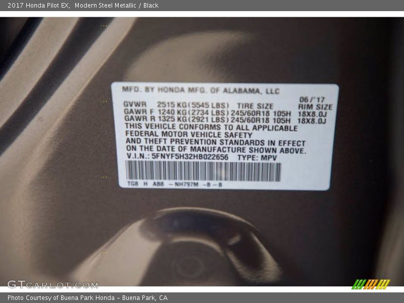 Modern Steel Metallic / Black 2017 Honda Pilot EX