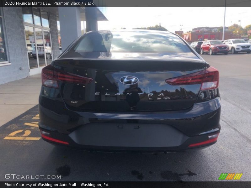 Phantom Black / Black 2020 Hyundai Elantra SE