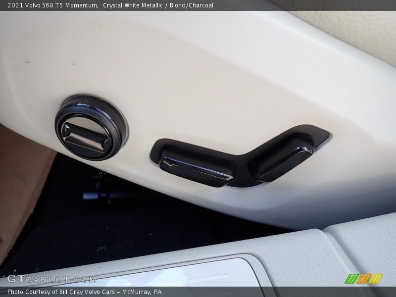 Crystal White Metallic / Blond/Charcoal 2021 Volvo S60 T5 Momentum