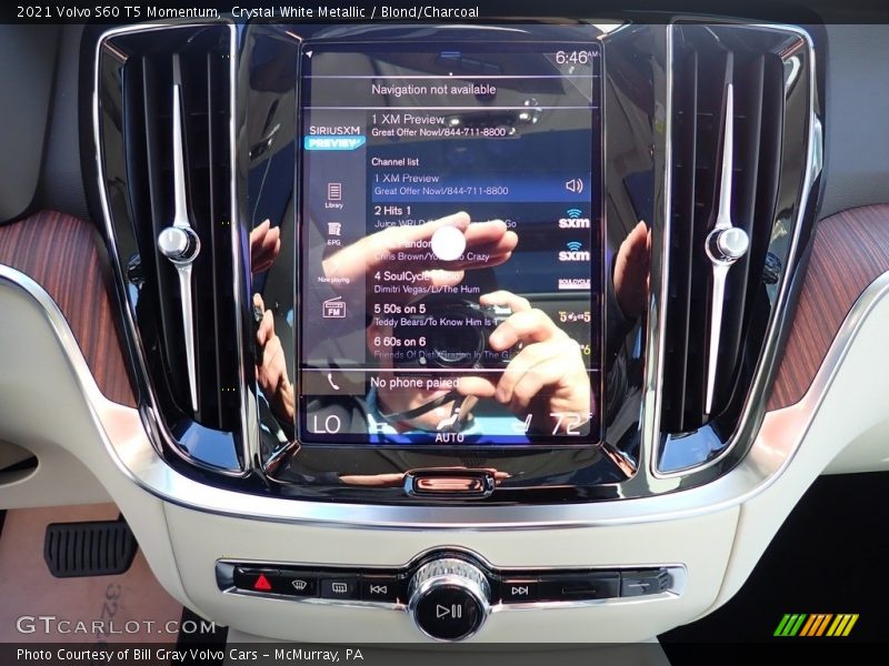 Crystal White Metallic / Blond/Charcoal 2021 Volvo S60 T5 Momentum