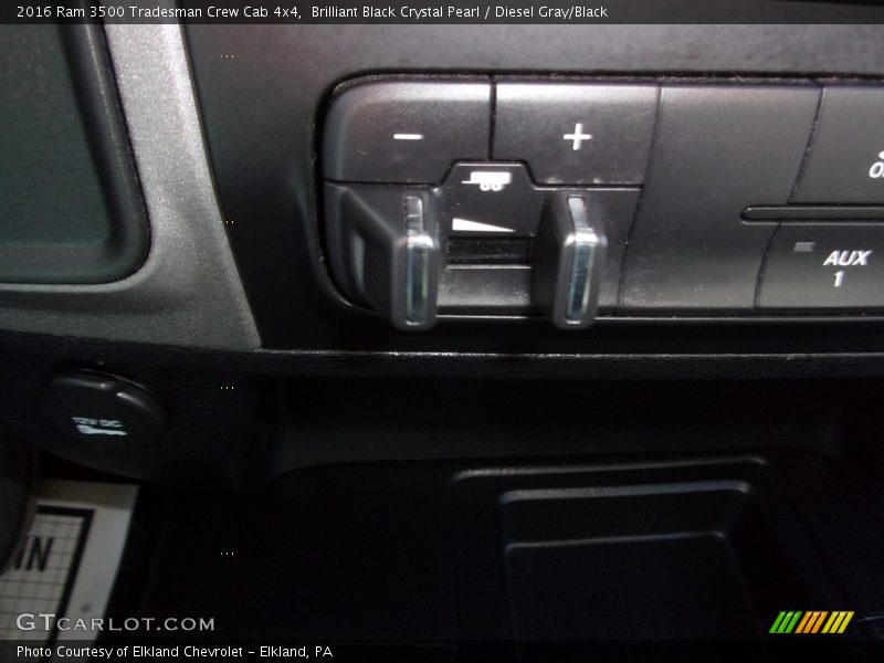Brilliant Black Crystal Pearl / Diesel Gray/Black 2016 Ram 3500 Tradesman Crew Cab 4x4