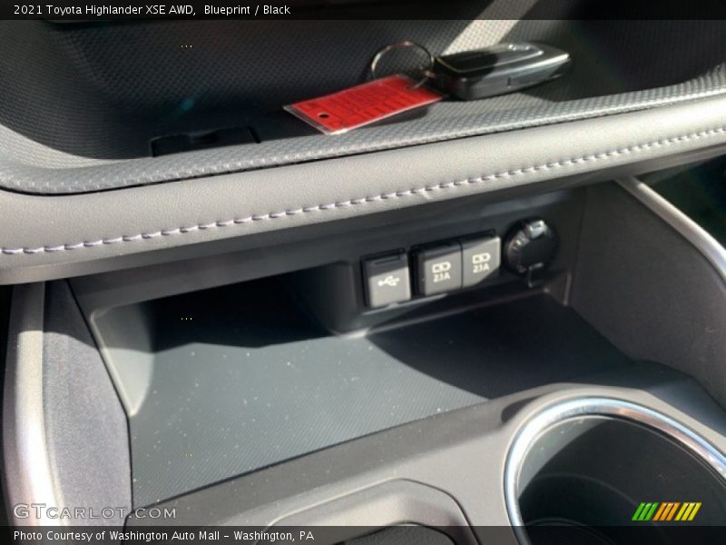 Blueprint / Black 2021 Toyota Highlander XSE AWD