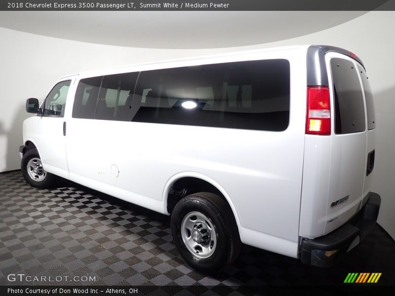 Summit White / Medium Pewter 2018 Chevrolet Express 3500 Passenger LT