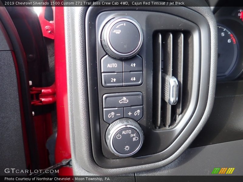 Cajun Red Tintcoat / Jet Black 2019 Chevrolet Silverado 1500 Custom Z71 Trail Boss Crew Cab 4WD