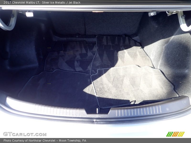 Silver Ice Metallic / Jet Black 2017 Chevrolet Malibu LT