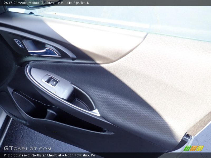 Silver Ice Metallic / Jet Black 2017 Chevrolet Malibu LT