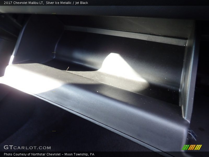 Silver Ice Metallic / Jet Black 2017 Chevrolet Malibu LT