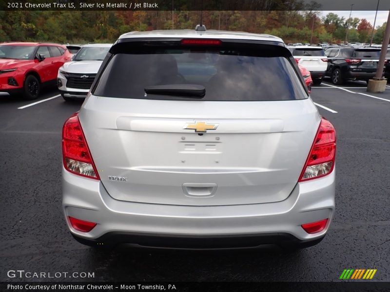 Silver Ice Metallic / Jet Black 2021 Chevrolet Trax LS