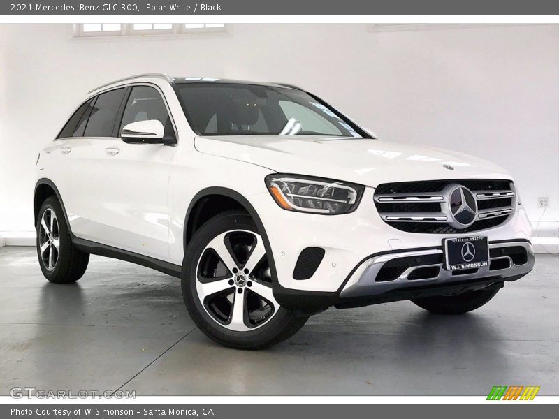 Front 3/4 View of 2021 GLC 300