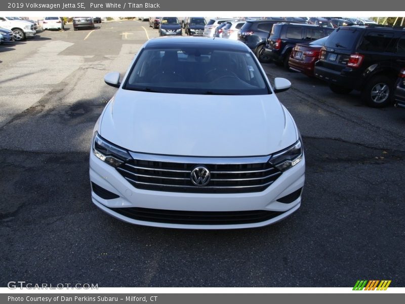 Pure White / Titan Black 2019 Volkswagen Jetta SE