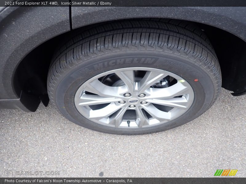 Iconic Silver Metallic / Ebony 2021 Ford Explorer XLT 4WD