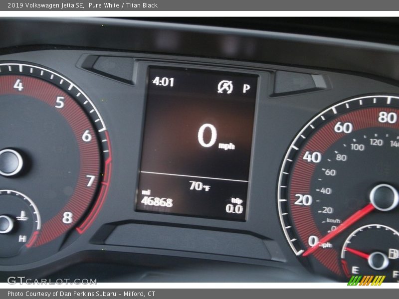 Pure White / Titan Black 2019 Volkswagen Jetta SE