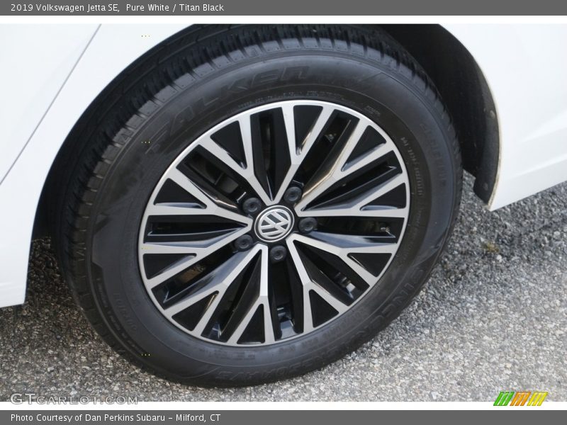Pure White / Titan Black 2019 Volkswagen Jetta SE