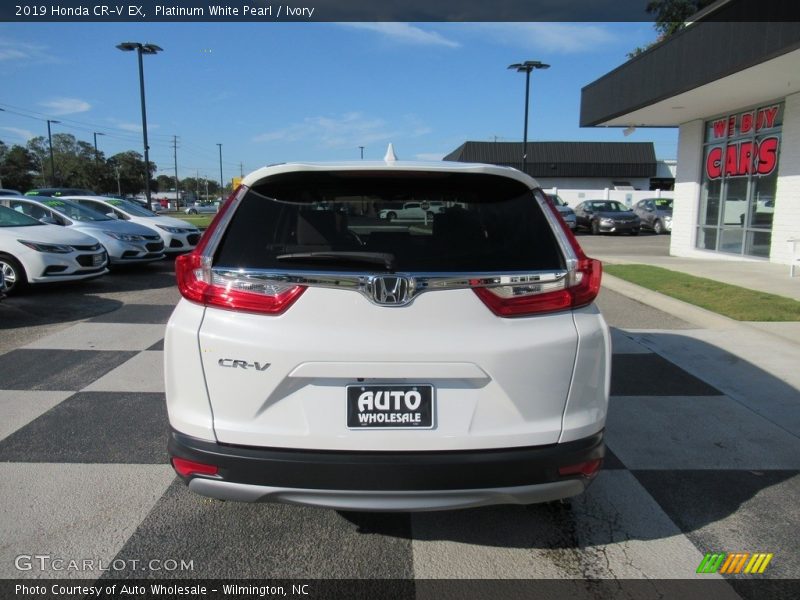 Platinum White Pearl / Ivory 2019 Honda CR-V EX