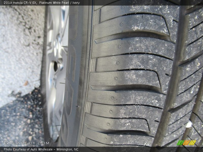 Platinum White Pearl / Ivory 2019 Honda CR-V EX