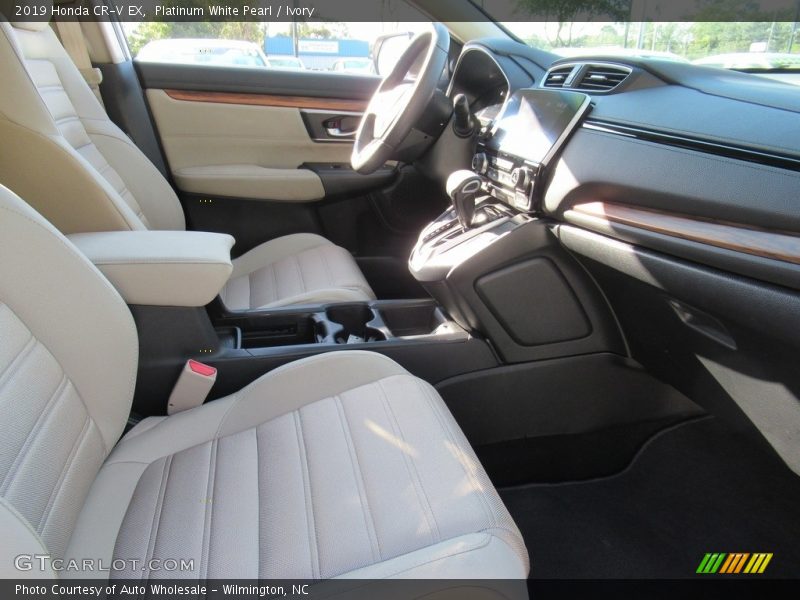 Platinum White Pearl / Ivory 2019 Honda CR-V EX