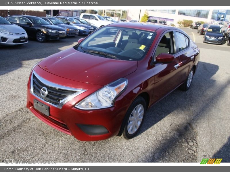 Cayenne Red Metallic / Charcoal 2019 Nissan Versa SV