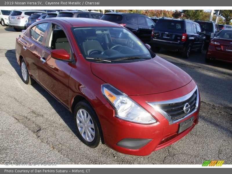 Cayenne Red Metallic / Charcoal 2019 Nissan Versa SV