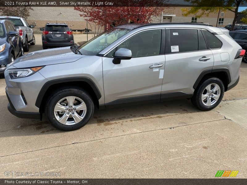 Silver Sky Metallic / Light Gray 2021 Toyota RAV4 XLE AWD
