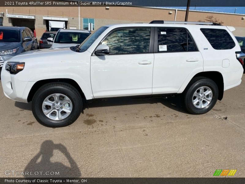 Super White / Black/Graphite 2021 Toyota 4Runner SR5 Premium 4x4