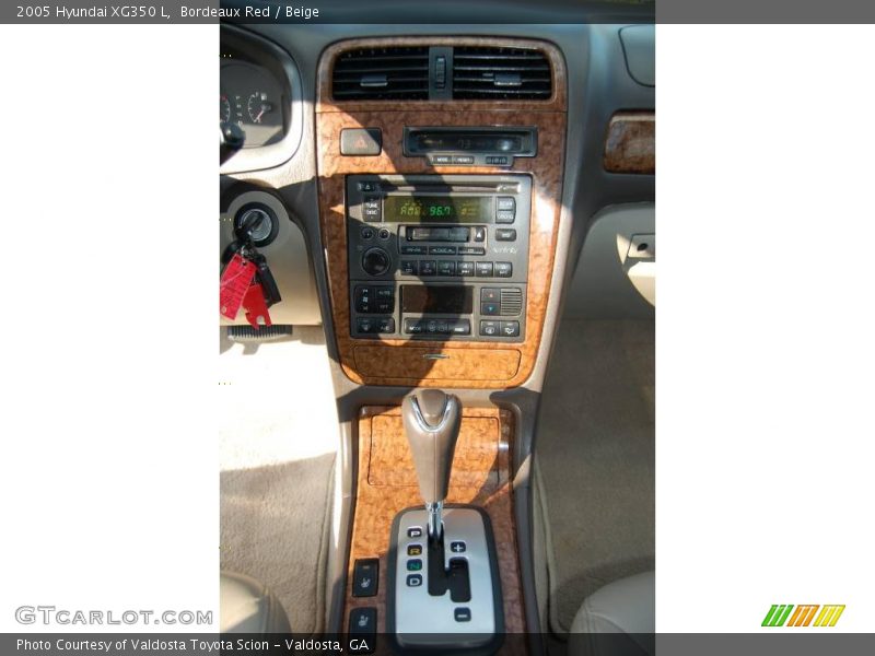 Bordeaux Red / Beige 2005 Hyundai XG350 L