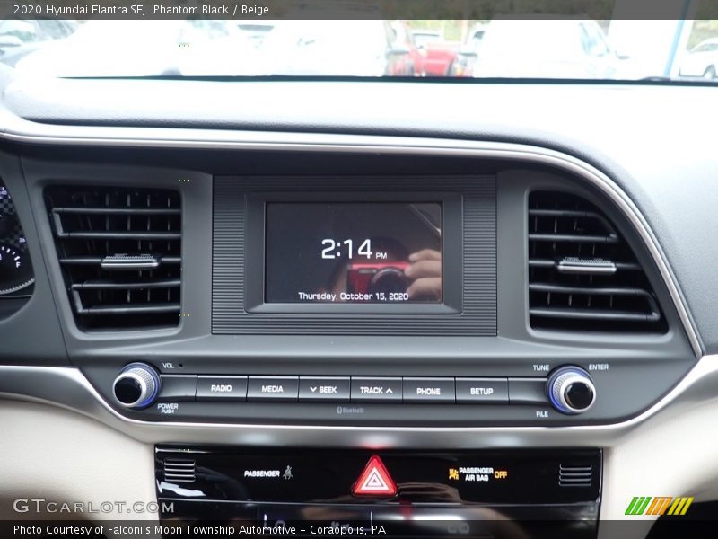 Phantom Black / Beige 2020 Hyundai Elantra SE