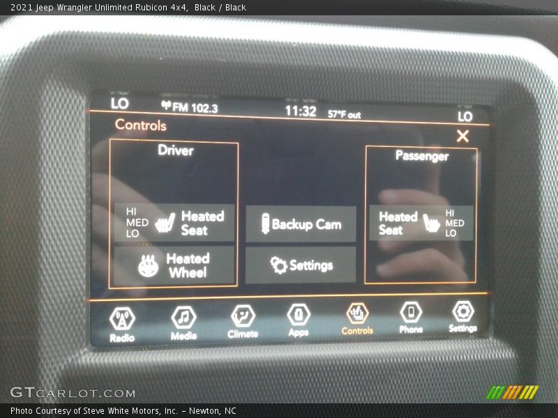 Controls of 2021 Wrangler Unlimited Rubicon 4x4