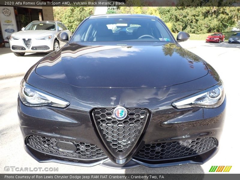 Vulcano Black Metallic / Black 2020 Alfa Romeo Giulia TI Sport AWD