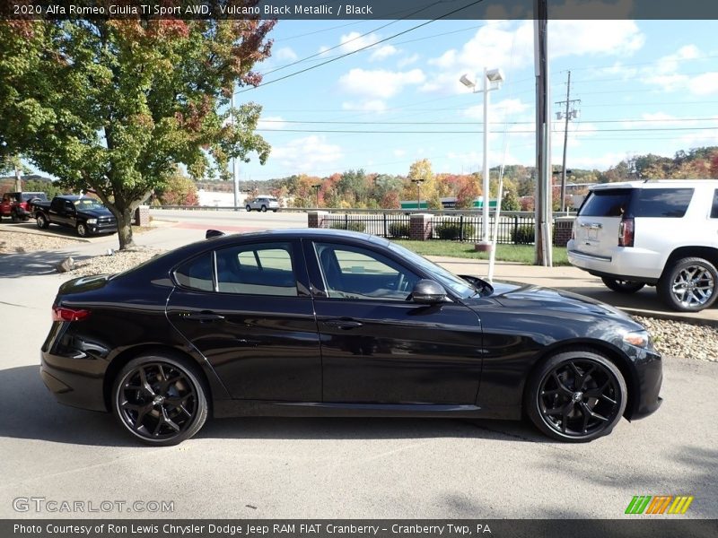 Vulcano Black Metallic / Black 2020 Alfa Romeo Giulia TI Sport AWD