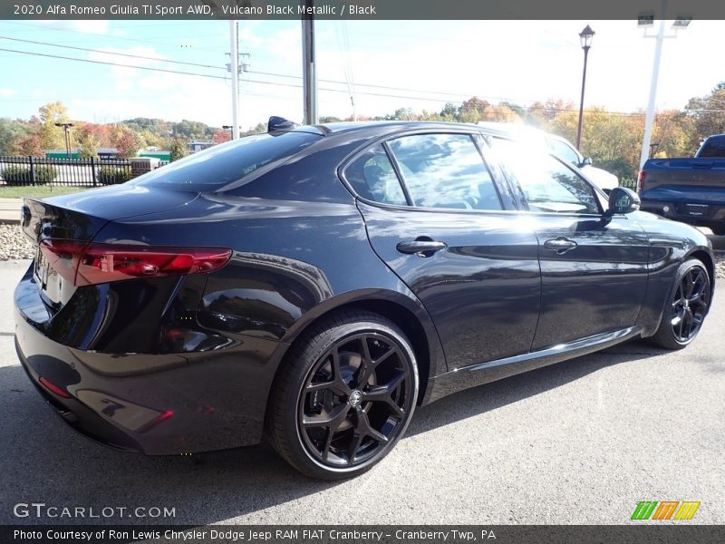 Vulcano Black Metallic / Black 2020 Alfa Romeo Giulia TI Sport AWD