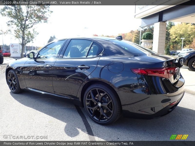 Vulcano Black Metallic / Black 2020 Alfa Romeo Giulia TI Sport AWD