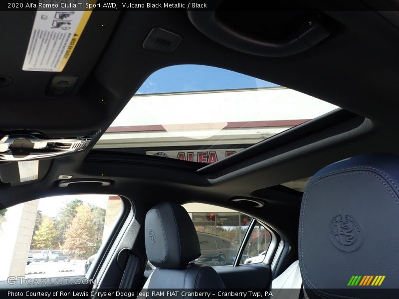 Vulcano Black Metallic / Black 2020 Alfa Romeo Giulia TI Sport AWD