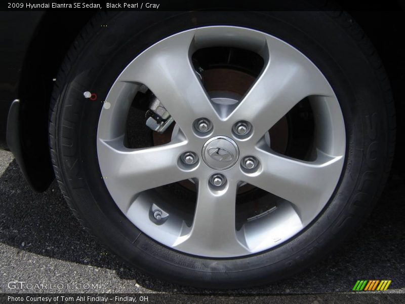 Black Pearl / Gray 2009 Hyundai Elantra SE Sedan