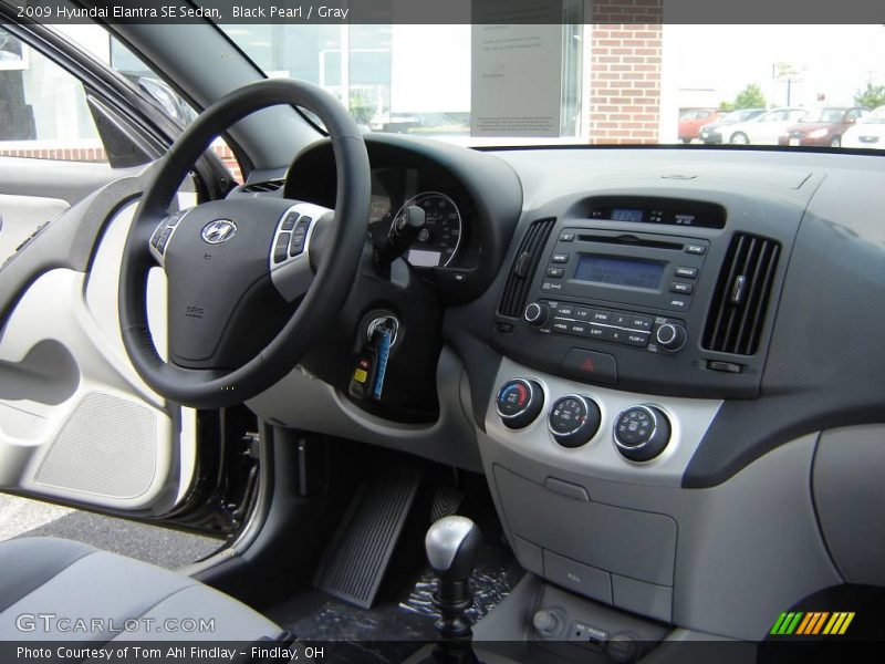 Black Pearl / Gray 2009 Hyundai Elantra SE Sedan