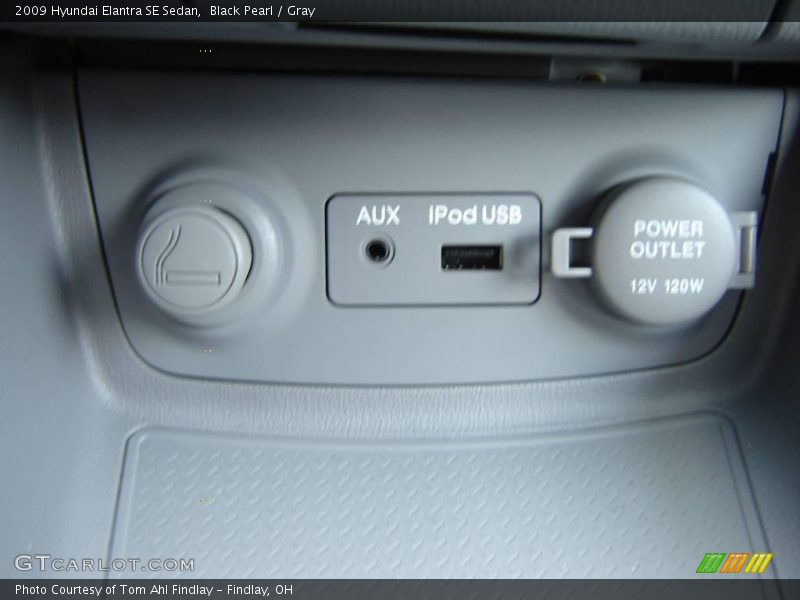 Black Pearl / Gray 2009 Hyundai Elantra SE Sedan
