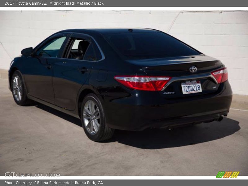 Midnight Black Metallic / Black 2017 Toyota Camry SE