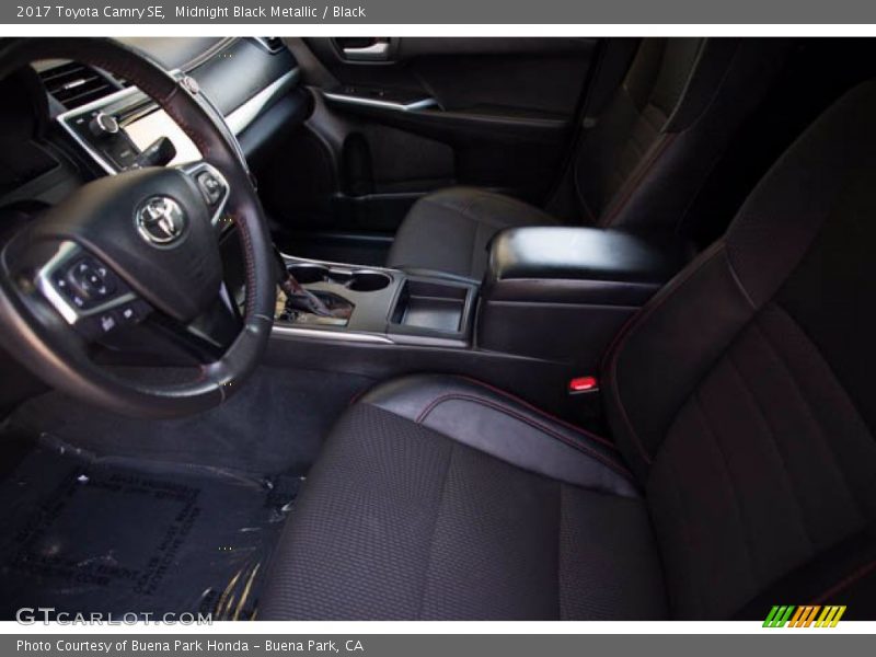 Midnight Black Metallic / Black 2017 Toyota Camry SE