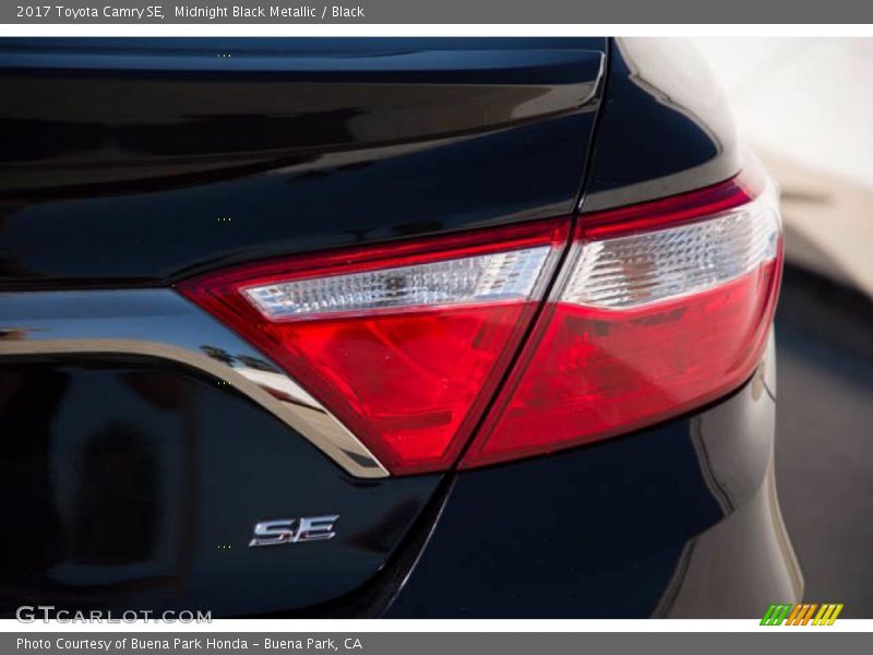 Midnight Black Metallic / Black 2017 Toyota Camry SE