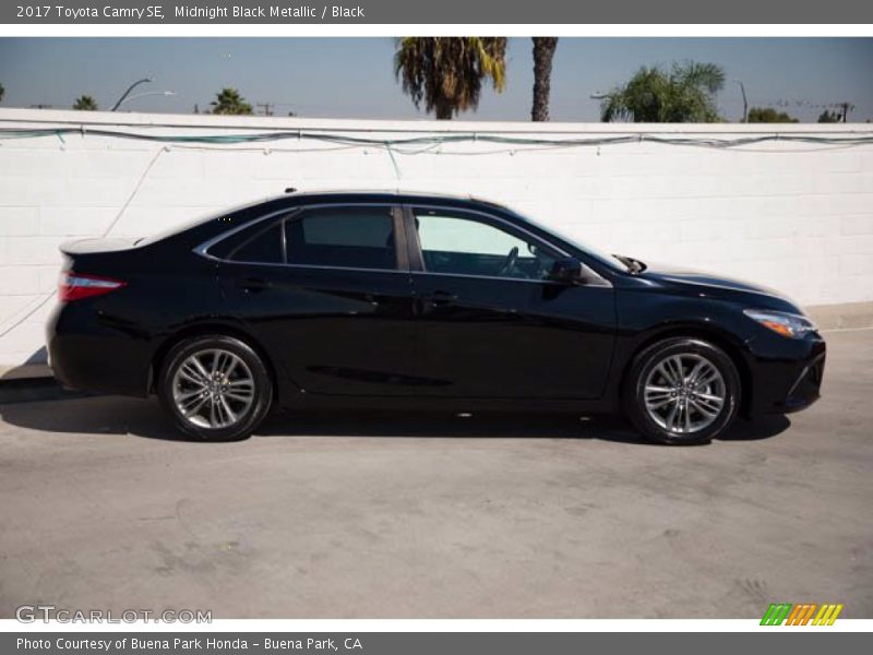 Midnight Black Metallic / Black 2017 Toyota Camry SE
