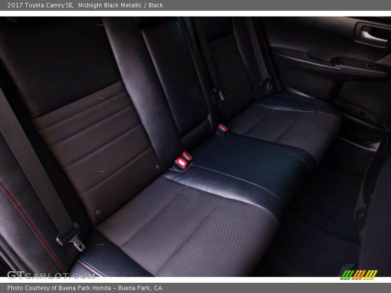 Midnight Black Metallic / Black 2017 Toyota Camry SE